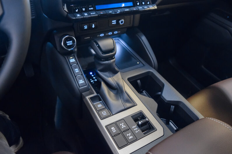 Toyota Land Cruiser VX Hybrid 7P lleno