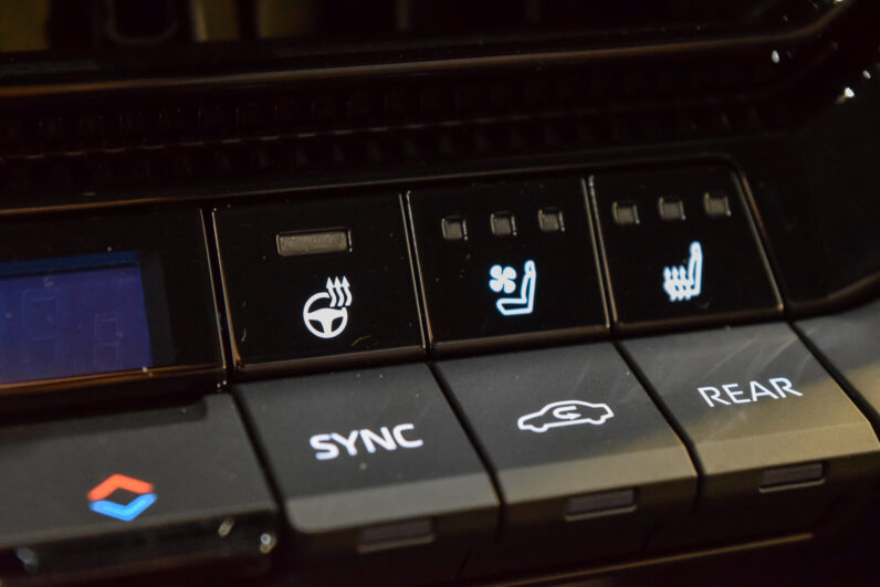 Toyota Land Cruiser VX Hybrid 7P lleno