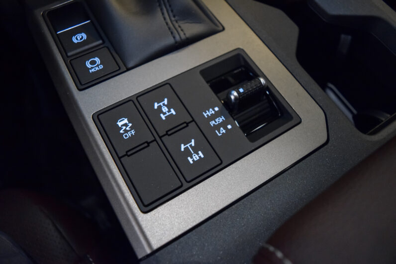Toyota Land Cruiser VX Hybrid 7P lleno