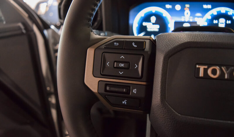 Toyota Land Cruiser VX Hybrid 7P lleno