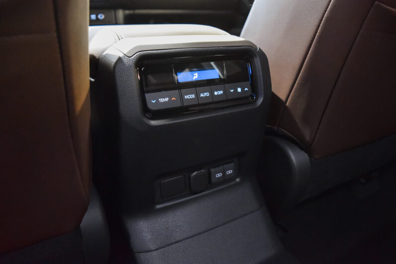 Toyota Land Cruiser VX Hybrid 7P lleno