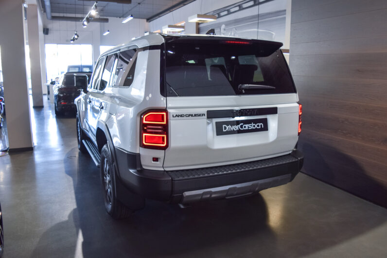 Toyota Land Cruiser VX Hybrid 7P lleno