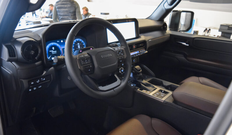 Toyota Land Cruiser VX Hybrid 7P lleno