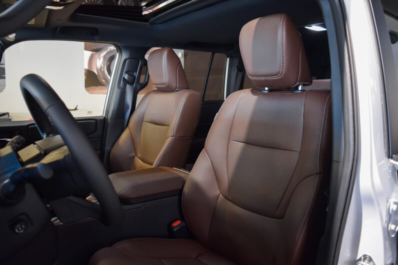 Toyota Land Cruiser VX Hybrid 7P lleno