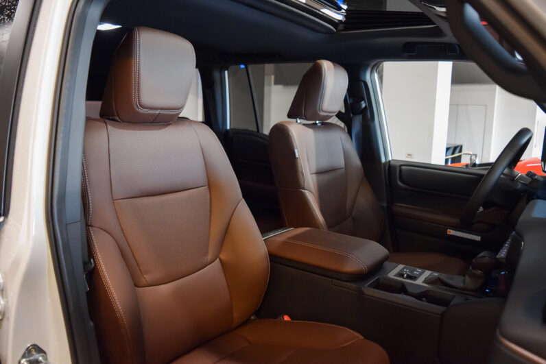 Toyota Land Cruiser VX Hybrid 7P lleno