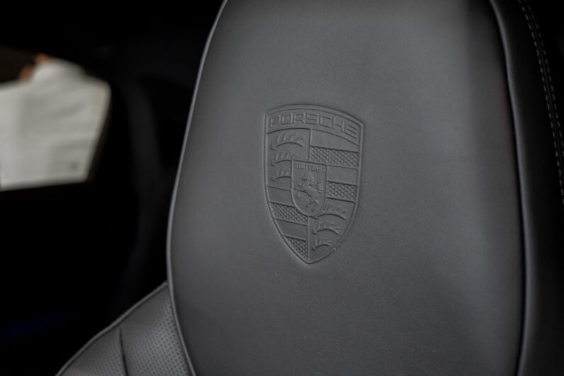 Porsche Cayenne Coupé E-Hybrid Black Edition lleno