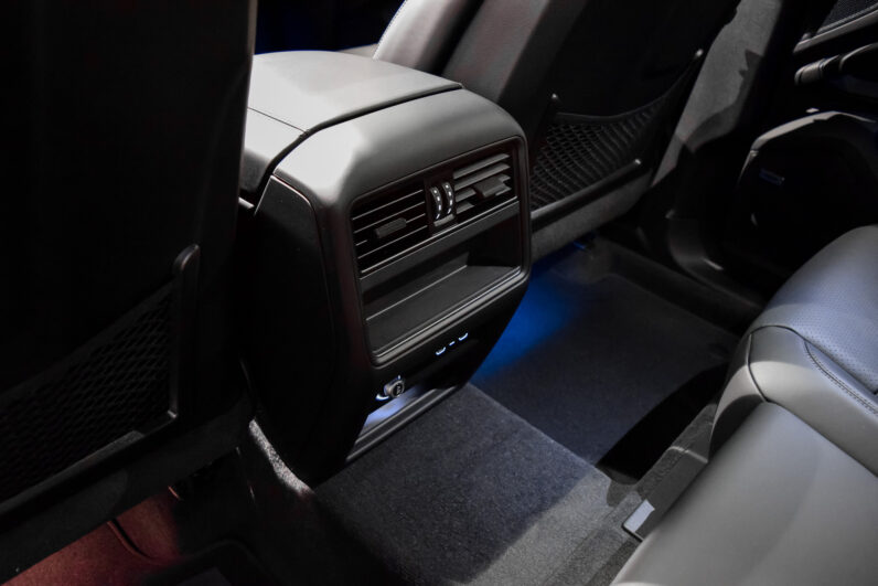 Porsche Cayenne Coupé E-Hybrid Black Edition lleno