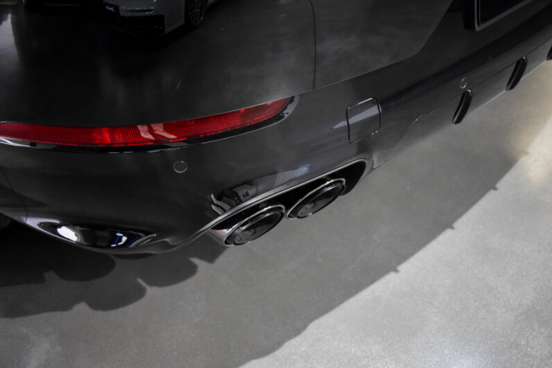 Porsche Cayenne Coupé E-Hybrid Black Edition lleno