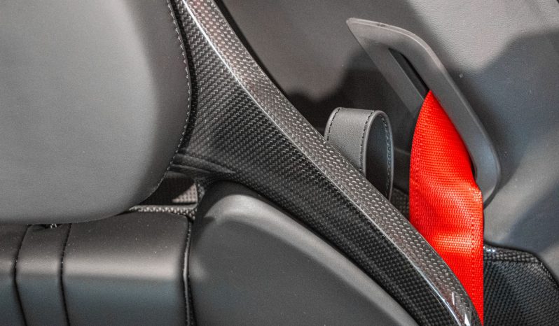 Ferrari SF90 Spider lleno