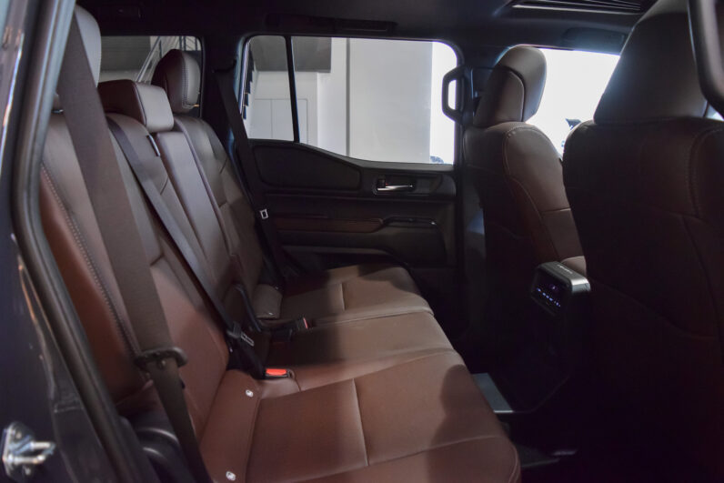 Toyota Land Cruiser VX Hybrid 7P lleno