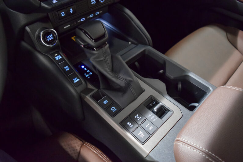 Toyota Land Cruiser VX Hybrid 7P lleno