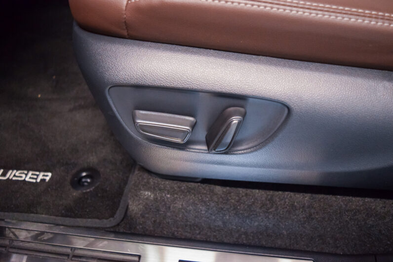 Toyota Land Cruiser VX Hybrid 7P lleno