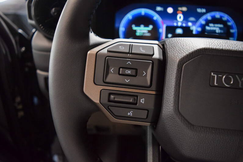 Toyota Land Cruiser VX Hybrid 7P lleno