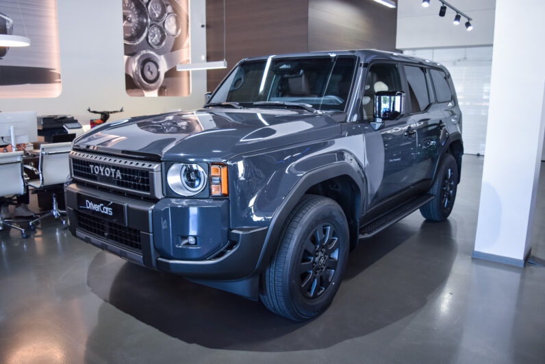 Toyota Land Cruiser VX Hybrid 7P lleno