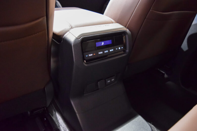 Toyota Land Cruiser VX Hybrid 7P lleno