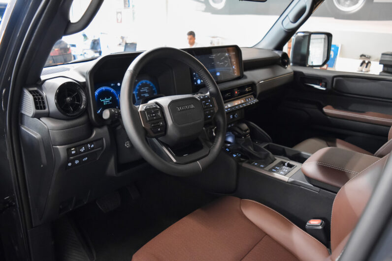 Toyota Land Cruiser VX Hybrid 7P lleno
