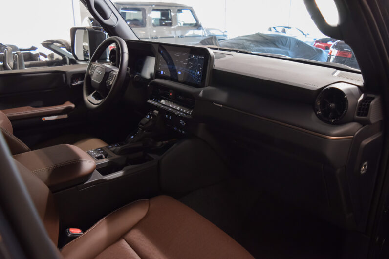 Toyota Land Cruiser VX Hybrid 7P lleno