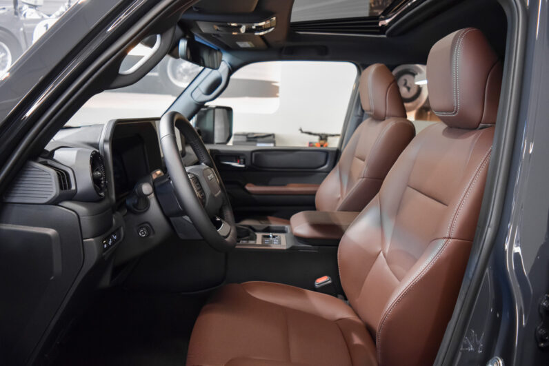 Toyota Land Cruiser VX Hybrid 7P lleno