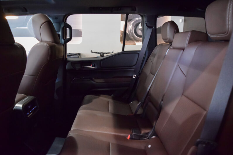 Toyota Land Cruiser VX Hybrid 7P lleno