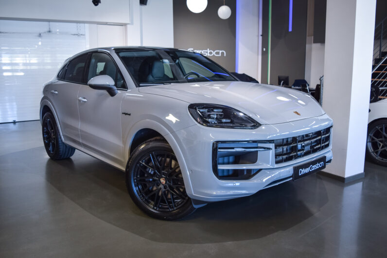 Porsche Cayenne Coupé E-Hybrid lleno