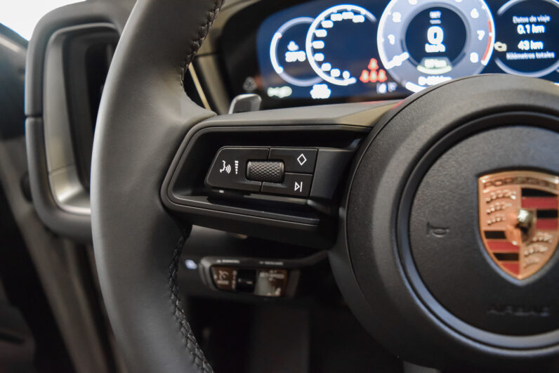 Porsche Cayenne Coupé E-Hybrid lleno