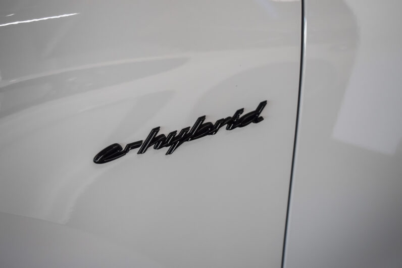 Porsche Cayenne Coupé E-Hybrid lleno