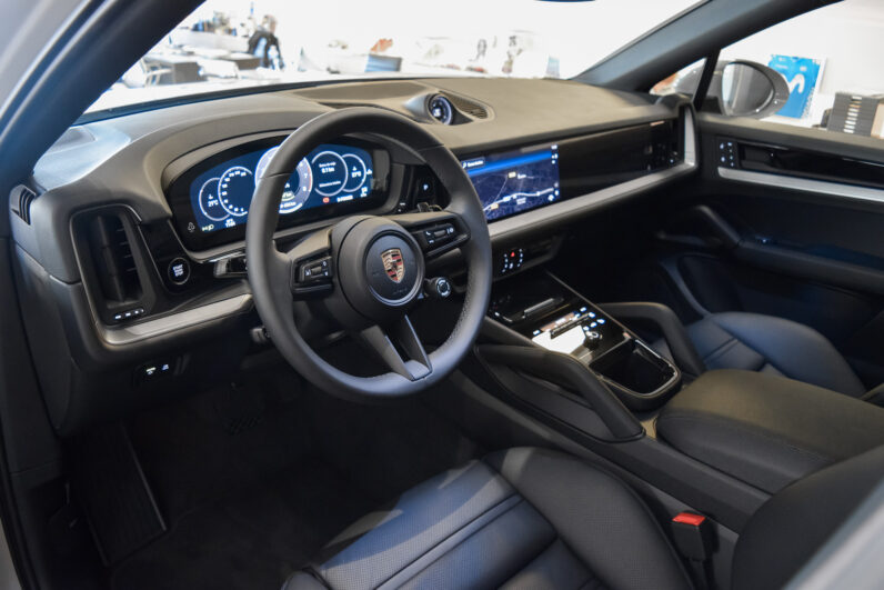 Porsche Cayenne Coupé E-Hybrid lleno