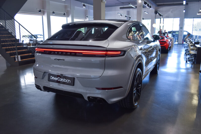 Porsche Cayenne Coupé E-Hybrid lleno