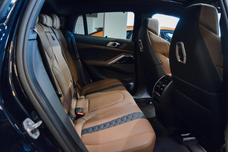 BMW X6 M Competition lleno
