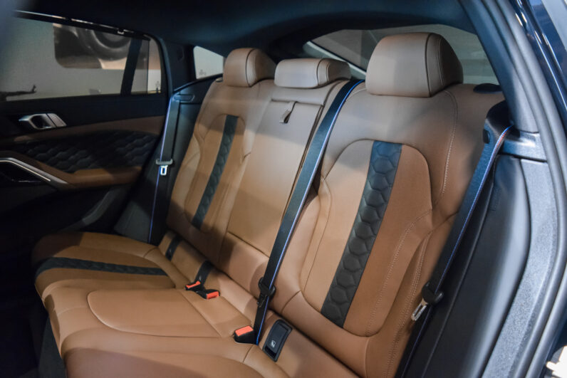 BMW X6 M Competition lleno