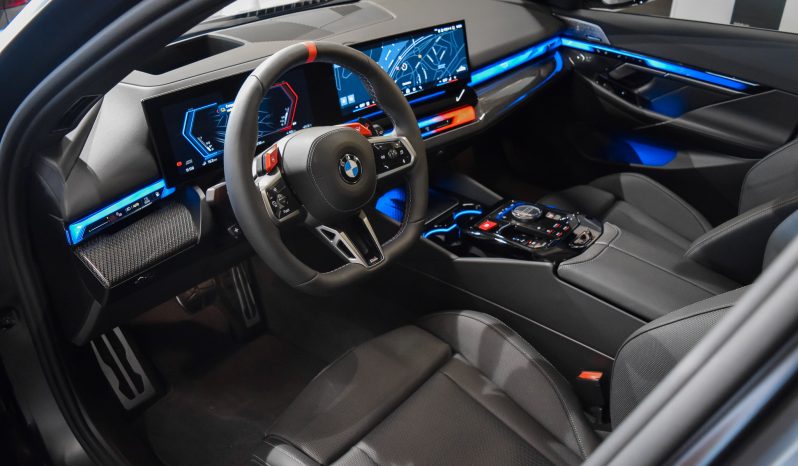BMW M5 Touring full