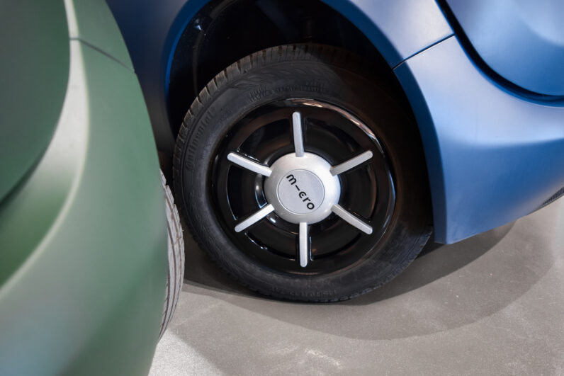 Micro Microlino L7e 105 kWh Mate lleno