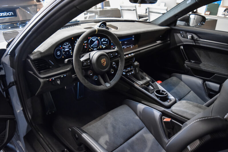 Porsche 911 (992) GT3 RS lleno