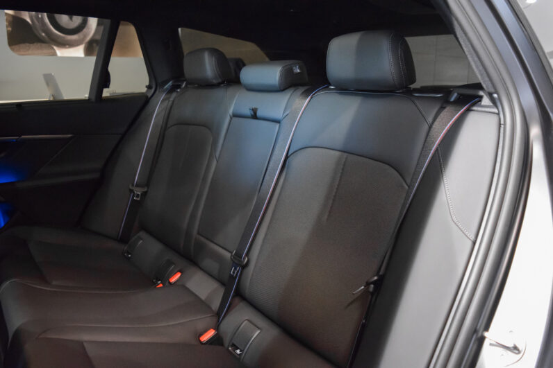 BMW M5 Touring lleno