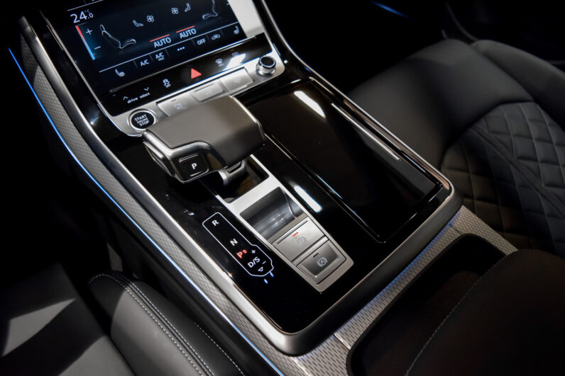 Audi Q8 50 TDI S-Line MY25 lleno