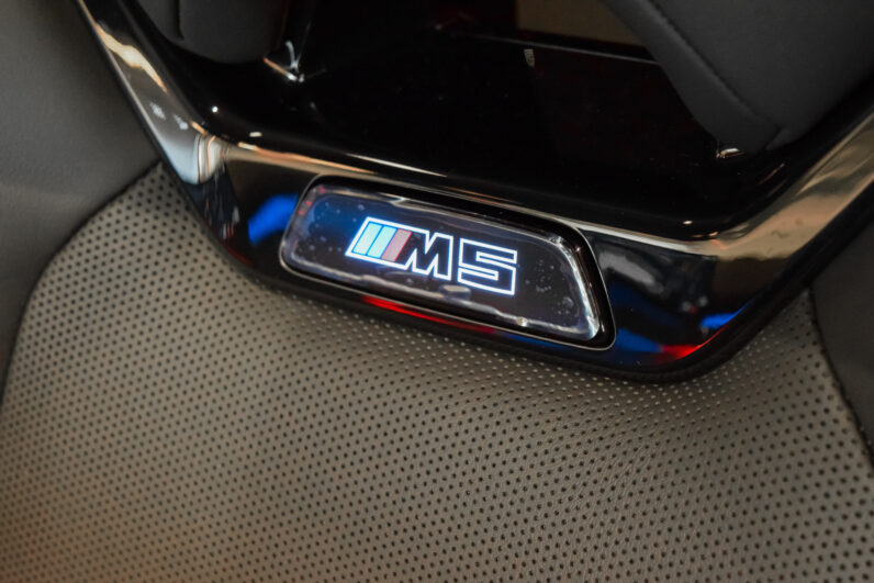 BMW M5 Touring lleno