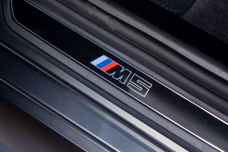 BMW M5 Touring lleno