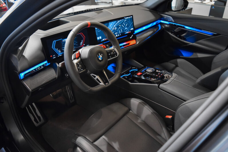 BMW M5 Touring lleno