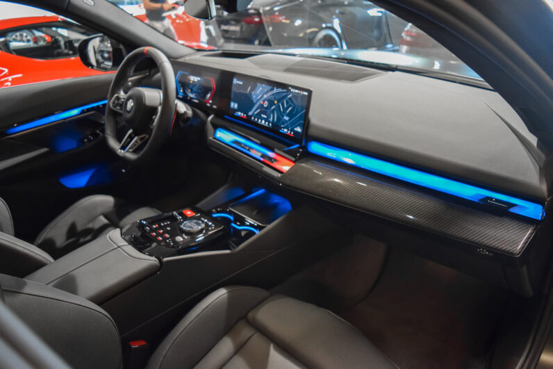 BMW M5 Touring lleno