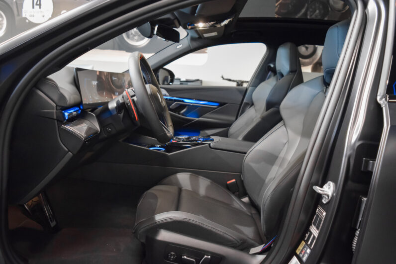 BMW M5 Touring lleno