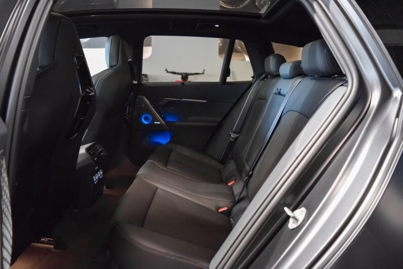 BMW M5 Touring lleno