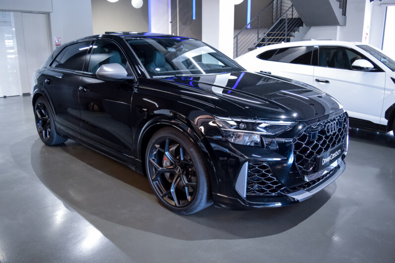 Audi RSQ8 Performance
