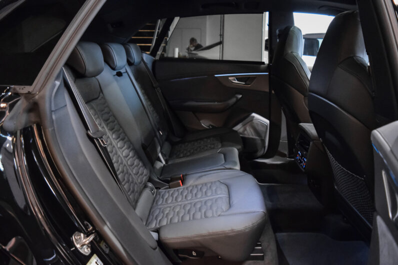Audi RSQ8 Performance lleno
