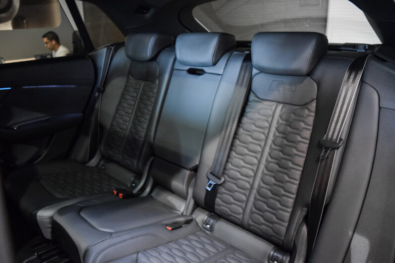 Audi RSQ8 Performance lleno
