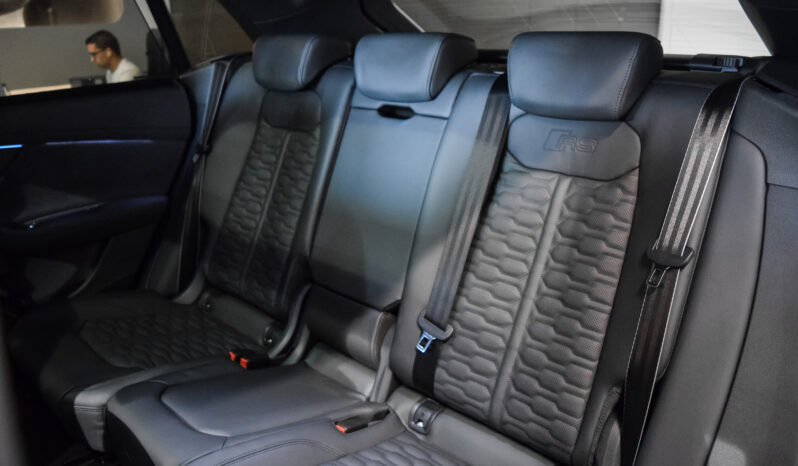 Audi RSQ8 Performance lleno