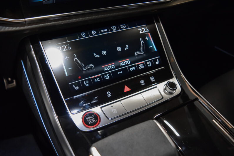 Audi RSQ8 Performance lleno