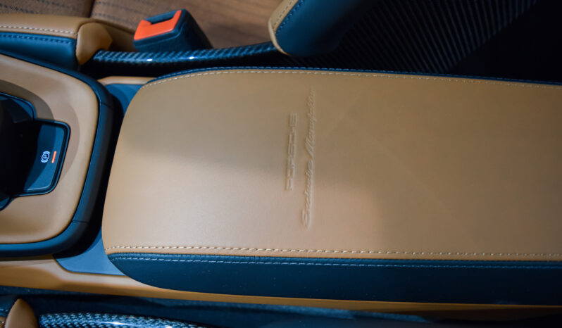 Porsche 911 S/T lleno