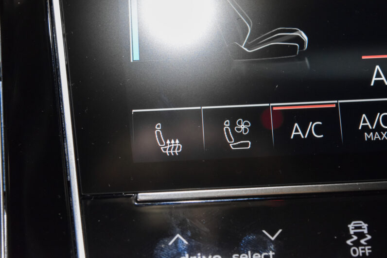 Audi RSQ8 Performance lleno