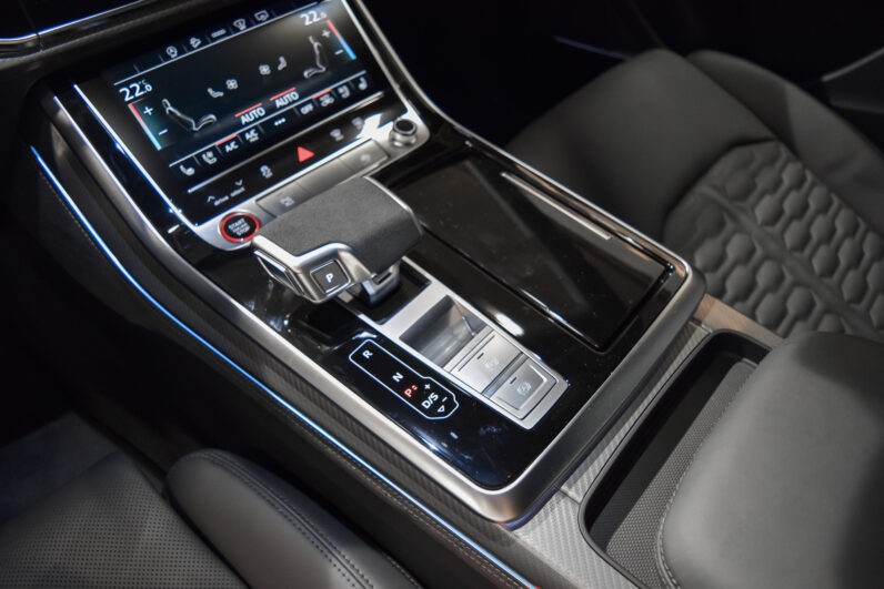 Audi RSQ8 Performance lleno