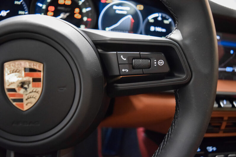 Porsche 911 S/T lleno